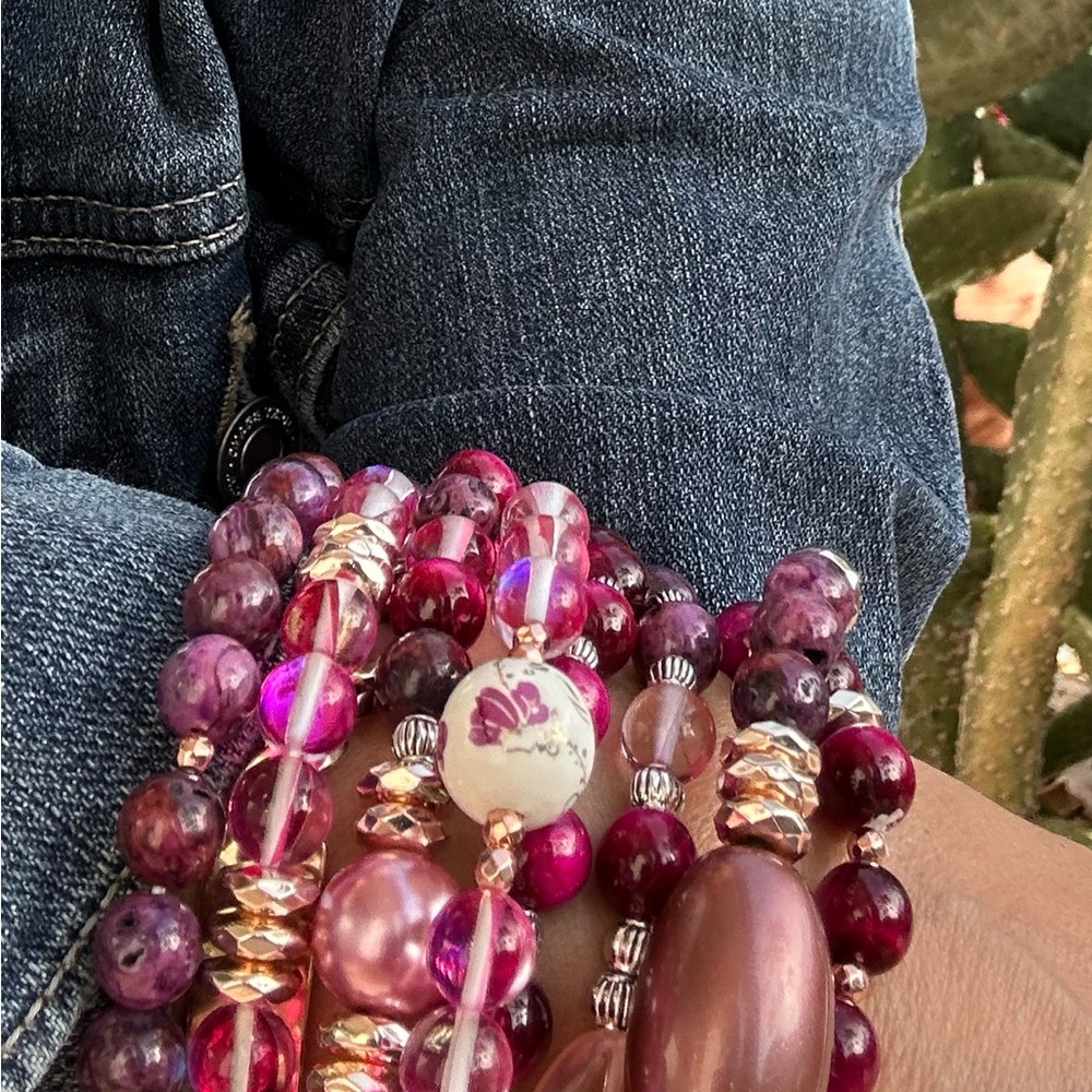 Viva Magenta multicolored gemstone beaded handmade unique bracelet - Picture 4 of 9